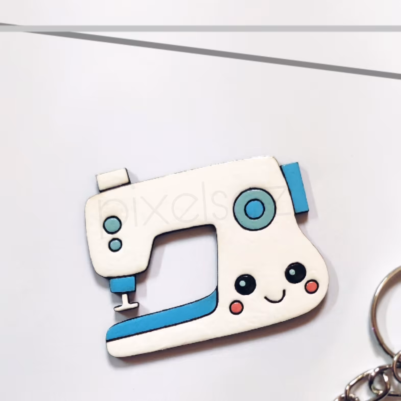 استیکر  - مگنت - پیکسل طرح چرخ خیاطی پیکسل ساز - جنس چوبی و نقاشی شده - ضدآب