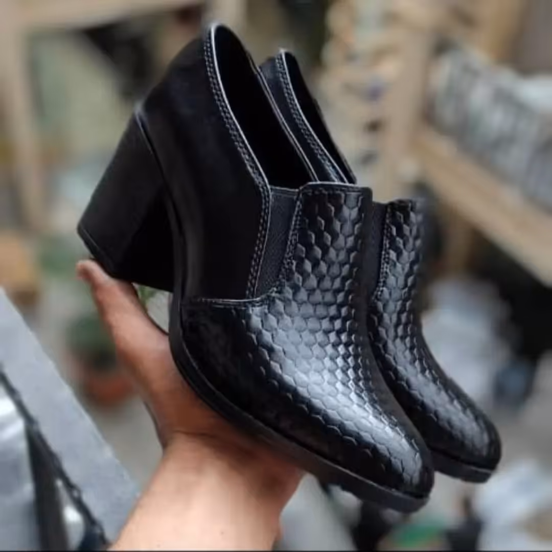 کفش طبی زنانه پاشنه دار