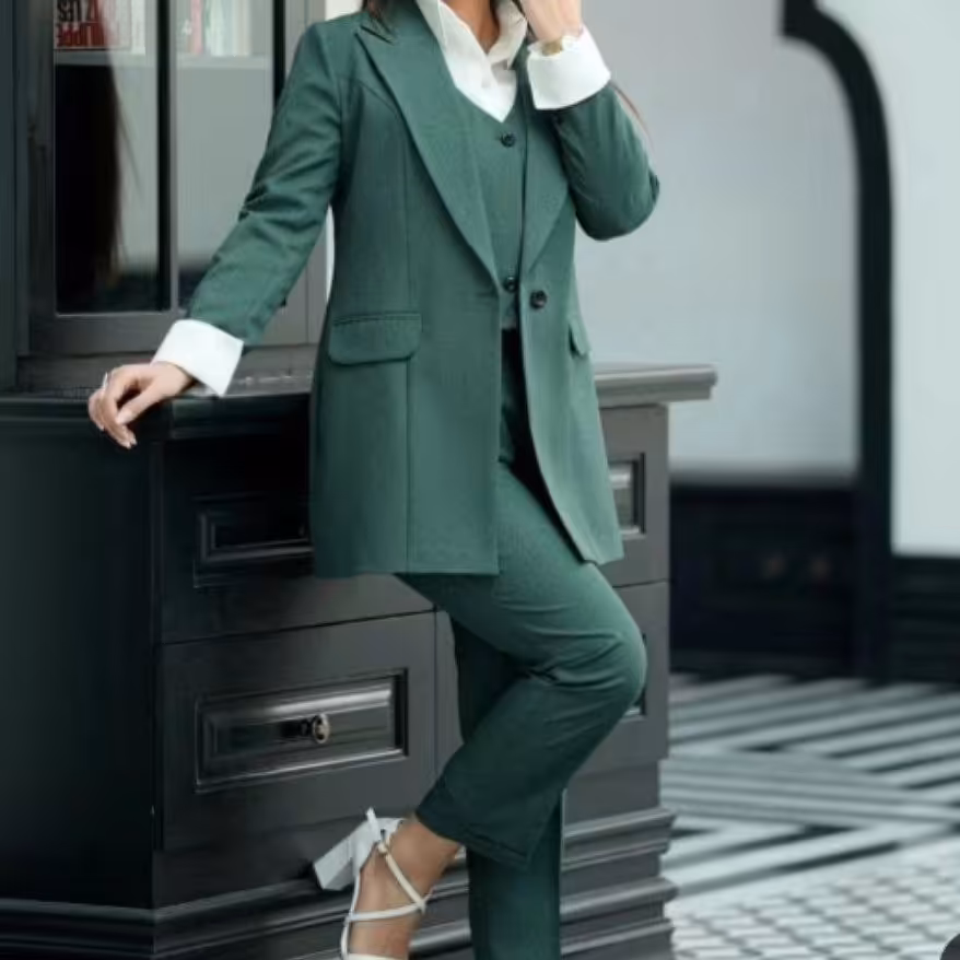 ست سه تیکه کت و شلوار و جلیقه