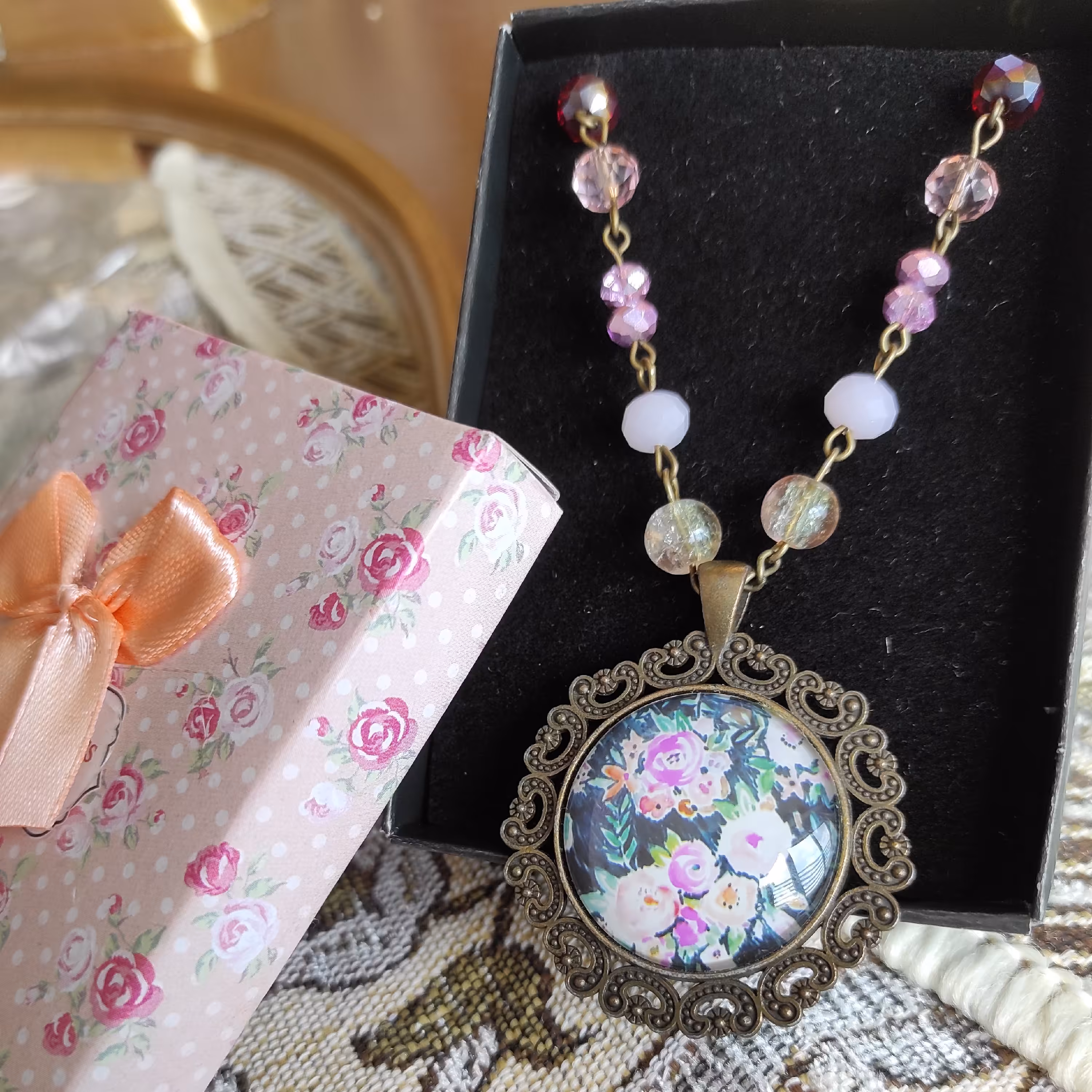 گردنبند رزینی طرح گلگلی