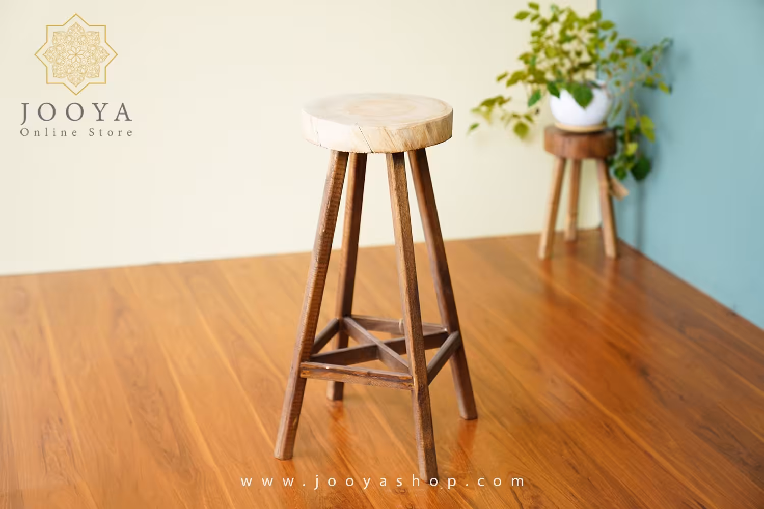 چهارپایه چوبی کلاسیک