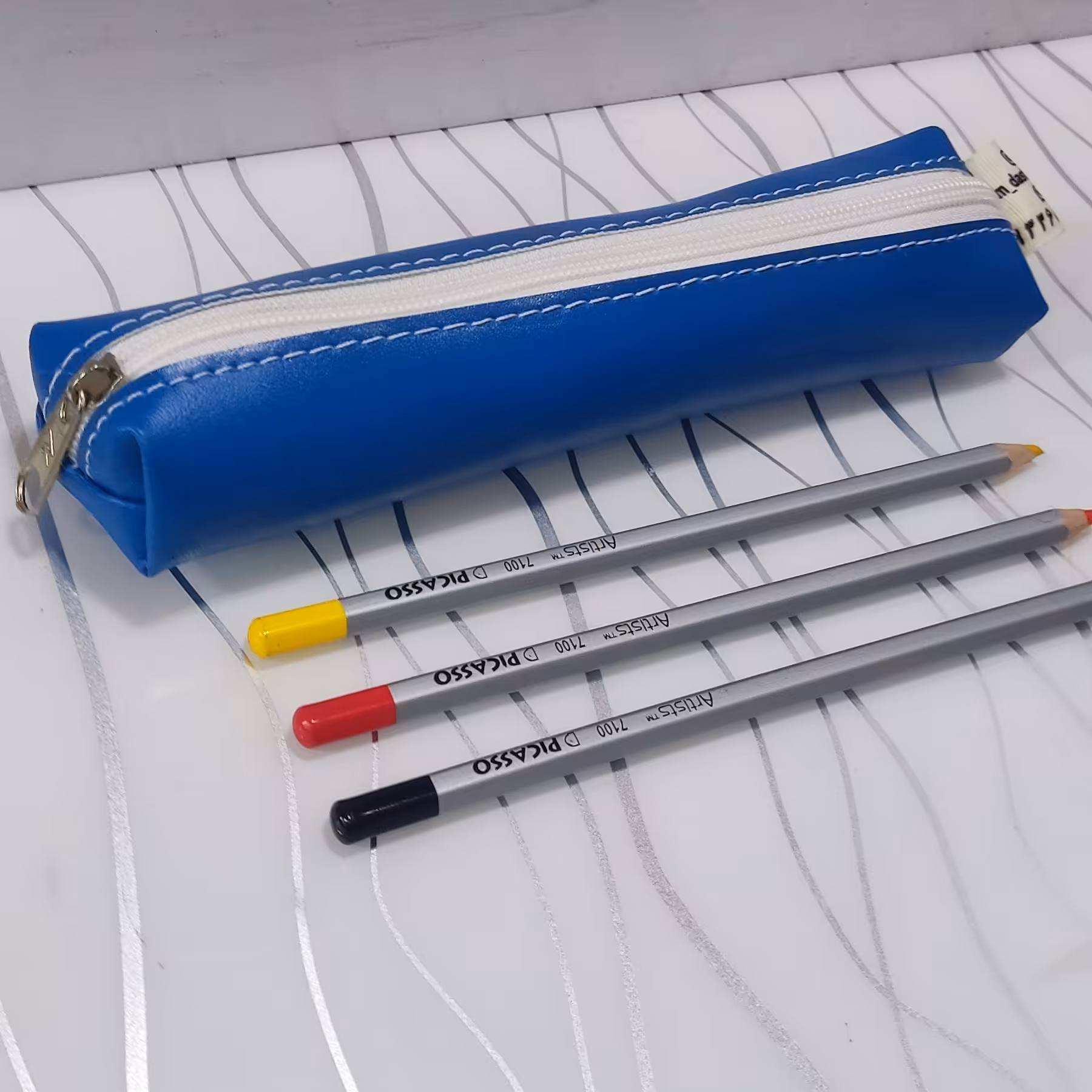 جامدادی مهندسی از جنس چرم مصنوعی 