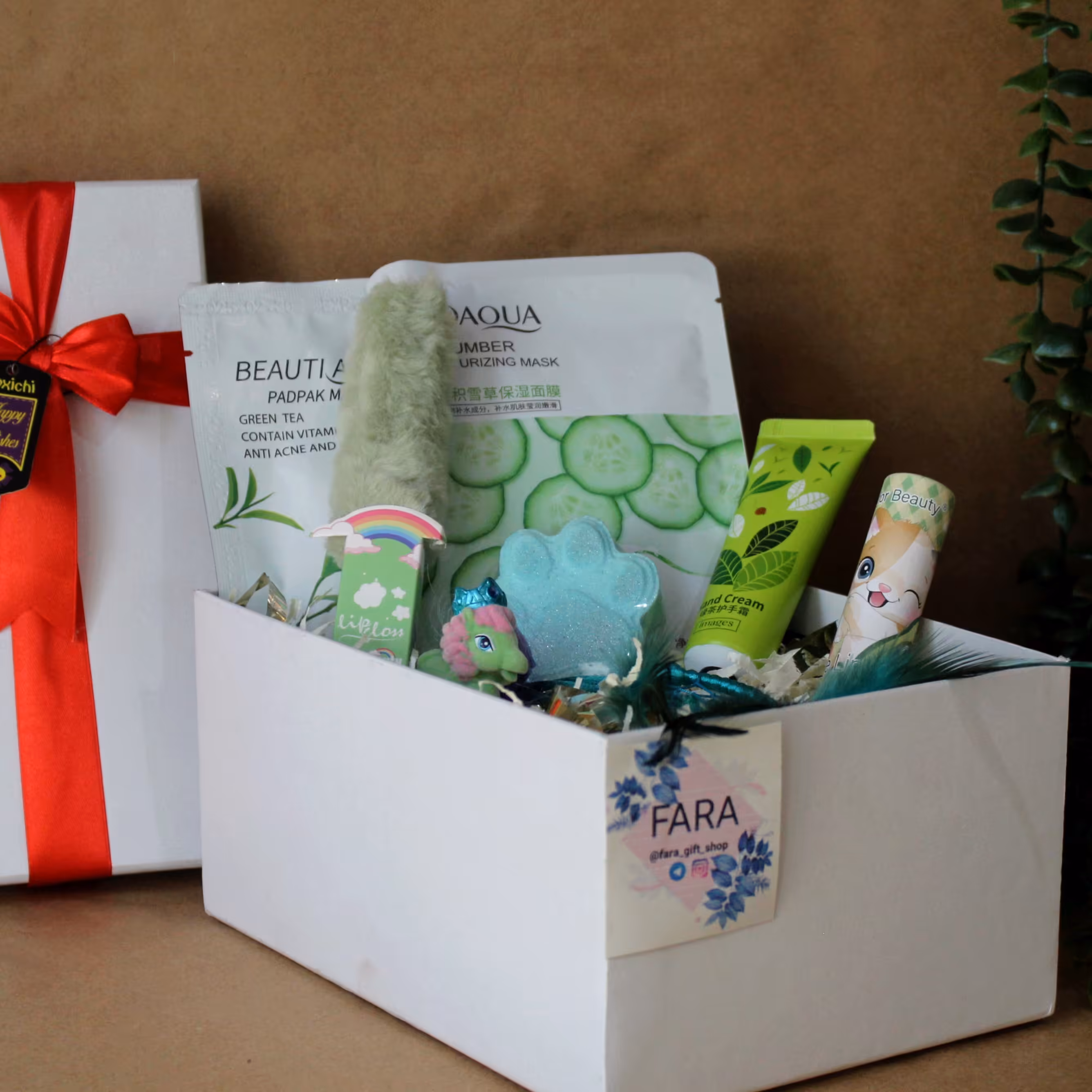 کادویی جذاب لوازم آرایش قیمت مناسب