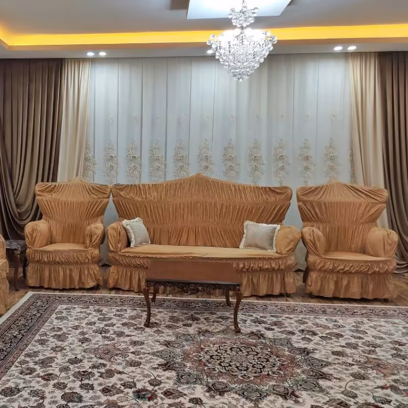 کاور مبل 7 نفری  در رنگ های کرم و شیری و نسکافه ای