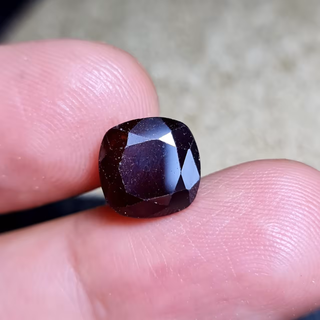  نگین سنگ طبیعی گارنت معدنی با وزن 5قیراط 
کد 28709