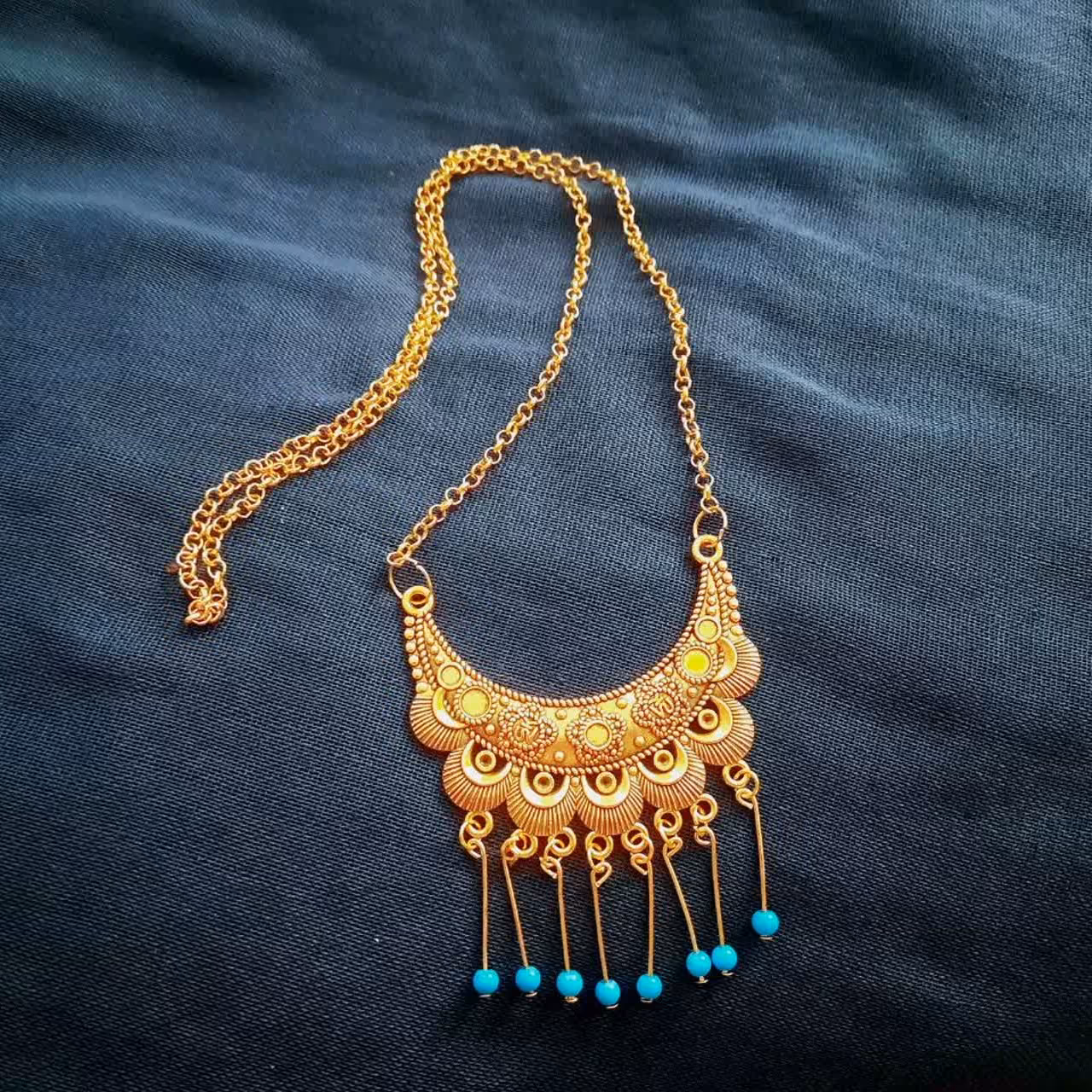 گردنبند زیبا و جذاب برنزی طرح خورشید( رومانتویی،اکسسوری، گیفت،اویز)