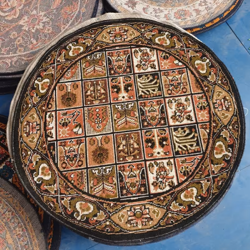 گلیم گردماشینی کاشان طرح خشتی مشکی(1در1)(هزینه ارسال باخریداروپس کرایه میباشد)