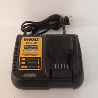 شارژر  دیوالت مدل dcb115 برق 220ولت تبدیل شده