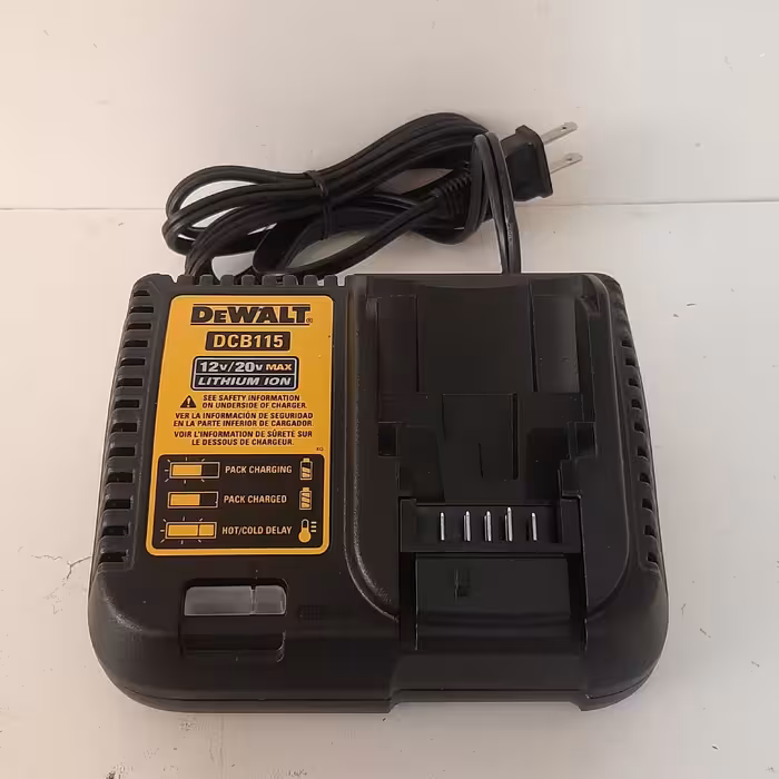 شارژر  دیوالت مدل dcb115 برق 220ولت تبدیل شده