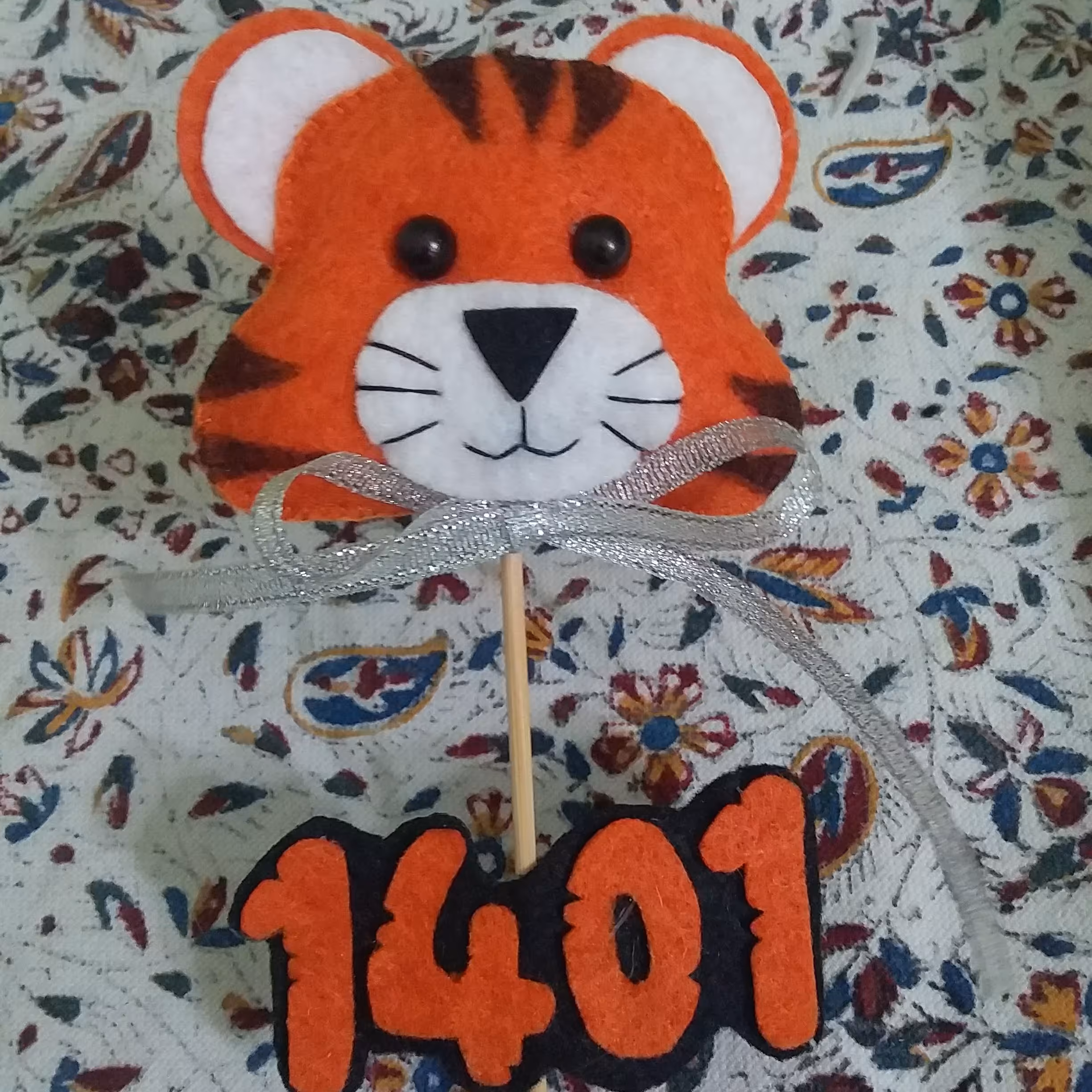 گیفت نمدی ببر نماد سال1401