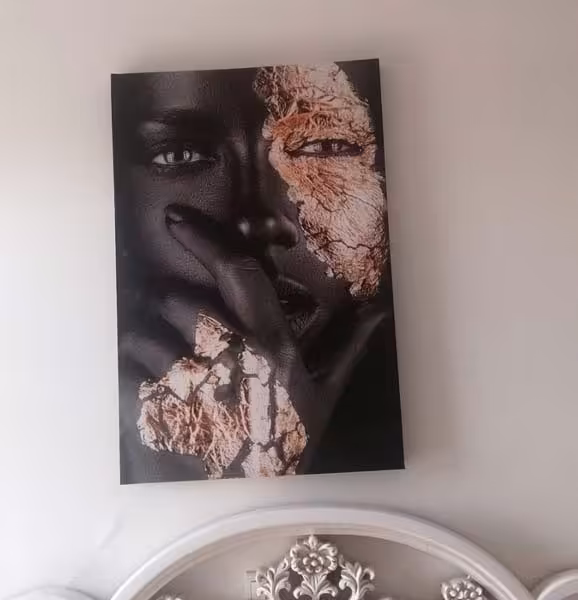 تابلو شاسی طرح دختر سیاه کد 123