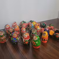 جاسوئیچی ماتروشکاه روسی در رنگ های مختلف ، جاسوویچی طرح ماتریوشکا