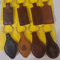 جاکلیدی چرمی مارک ماشین های ایرانی و خارجی 12تایی