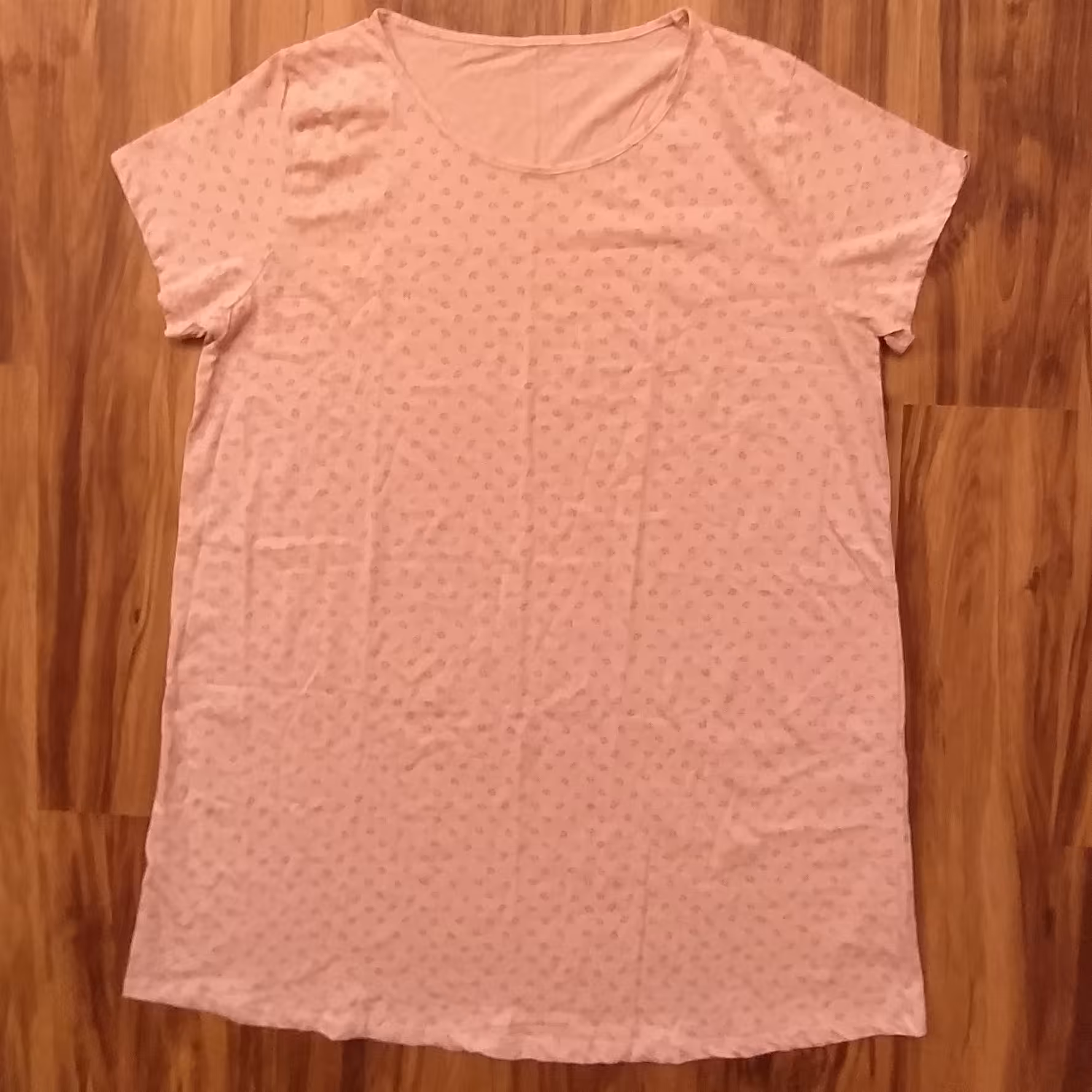 پیراهن نخی زنانه سایز بزرگ 48-50-52 پهنا 122 بلندی 91 بسیار خنک و راحت محصول بنگلادش بنگال ارسال رایگان به سراسر ایران 