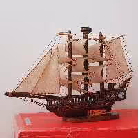 ماکت کشتی چوبی بادبانی کلکسیونی (پس کرایه)