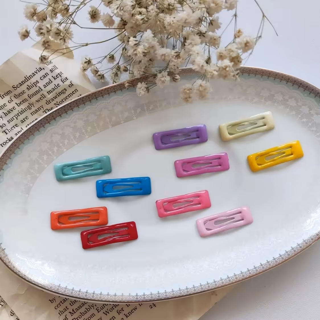 تق تقی نوزادی در رنگ های شاد و جذاب