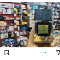 ادکلن بلک کینگ اورجینال رایحه نسبتا تلخ و چوبی به همراه ارکید و چرم ماندگاری و پخش فوق العاده کیفیت بوی بالا رد بوی بینظ
