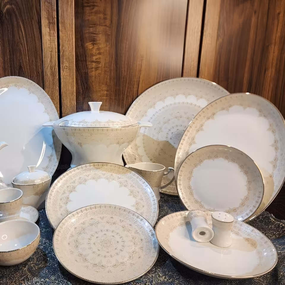 سرویس چینی لورین طرح ماهک طلایی