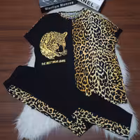 ست تیشرت شلوار پلنگی بسیار لطیف با کشسانی بسیار بالا (ارسال رایگان )