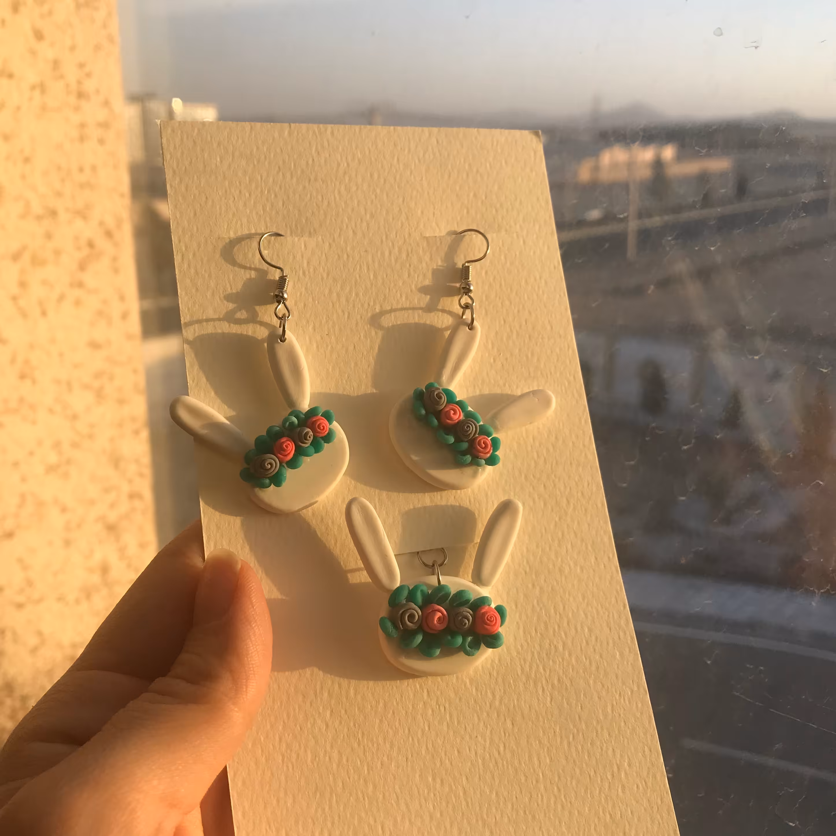 گوشواره و گردنبند خرگوشی