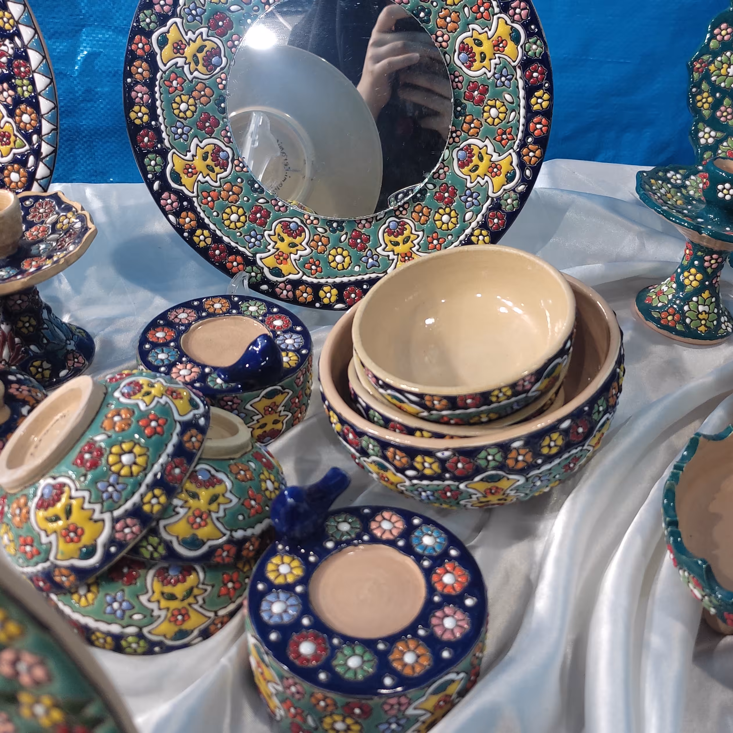 هفت سین. سفال لاجورد و سبز فیروزه میناکاری