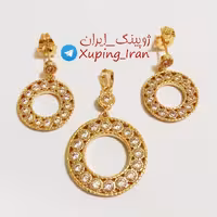 نیم ست ژوپینگ Xuping طرح حلقه ای طلایی نگین دار شامل گوشواره آویز و پلاک