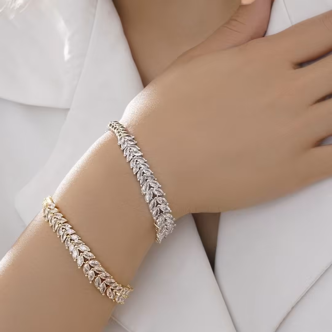 دستبندهای طرح جواهر
رنگ ثابت
چشمگیر و درخشان