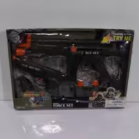 تفنگ ارتشی بهمراه 2 تا تفنگ و بی سیم و دوربین و نارنجک 