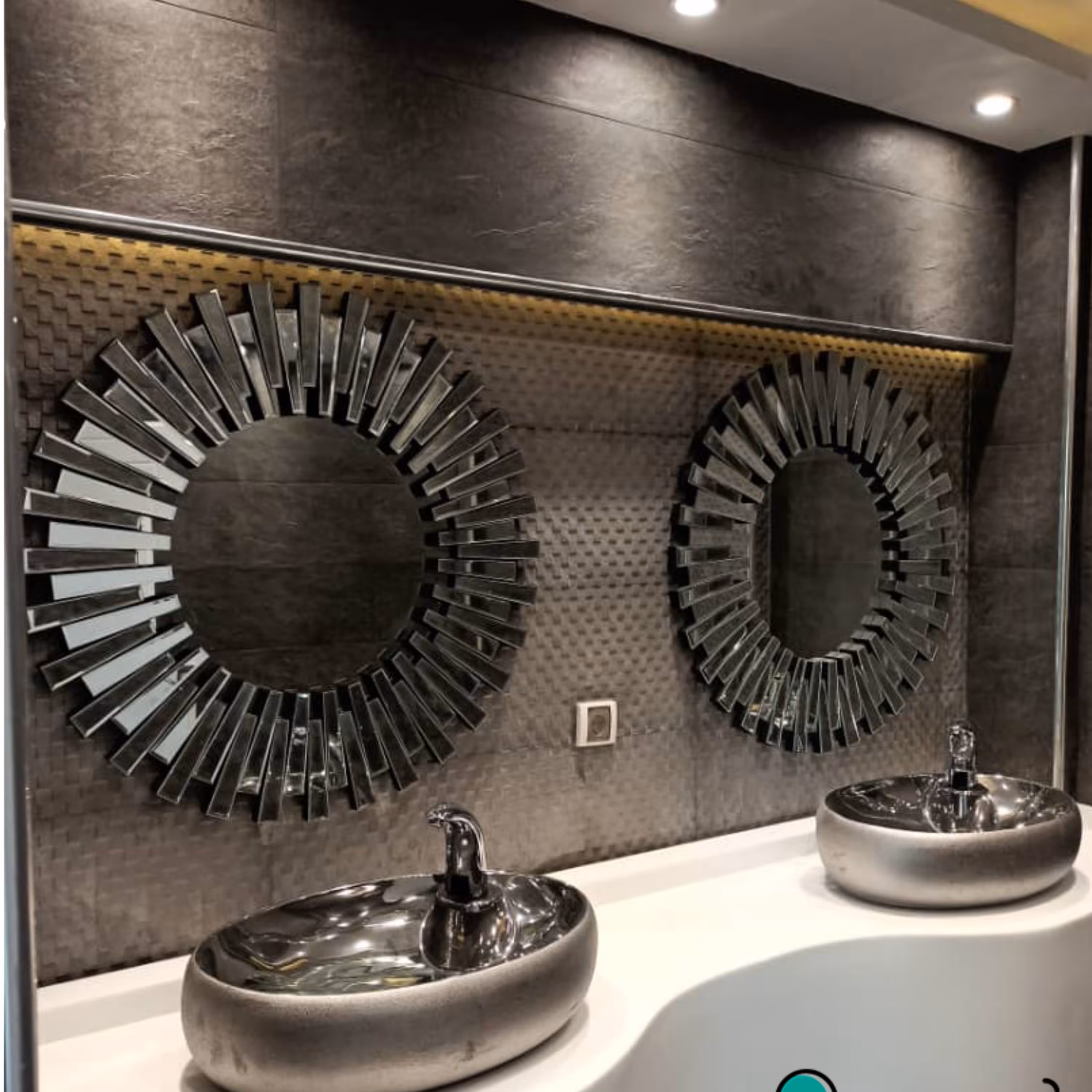 آینه دکوراتیو مدل خورشیدی