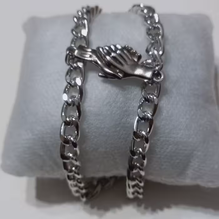 دستبند طرح دست آلومینیومی    طلایی و نقره‌ای 