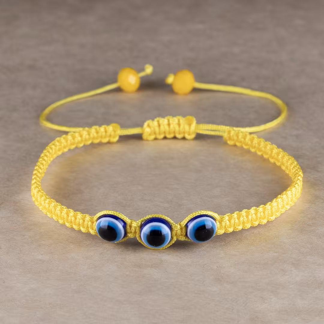 دستبند چشم نظر  مدل بافت طرح مینیون