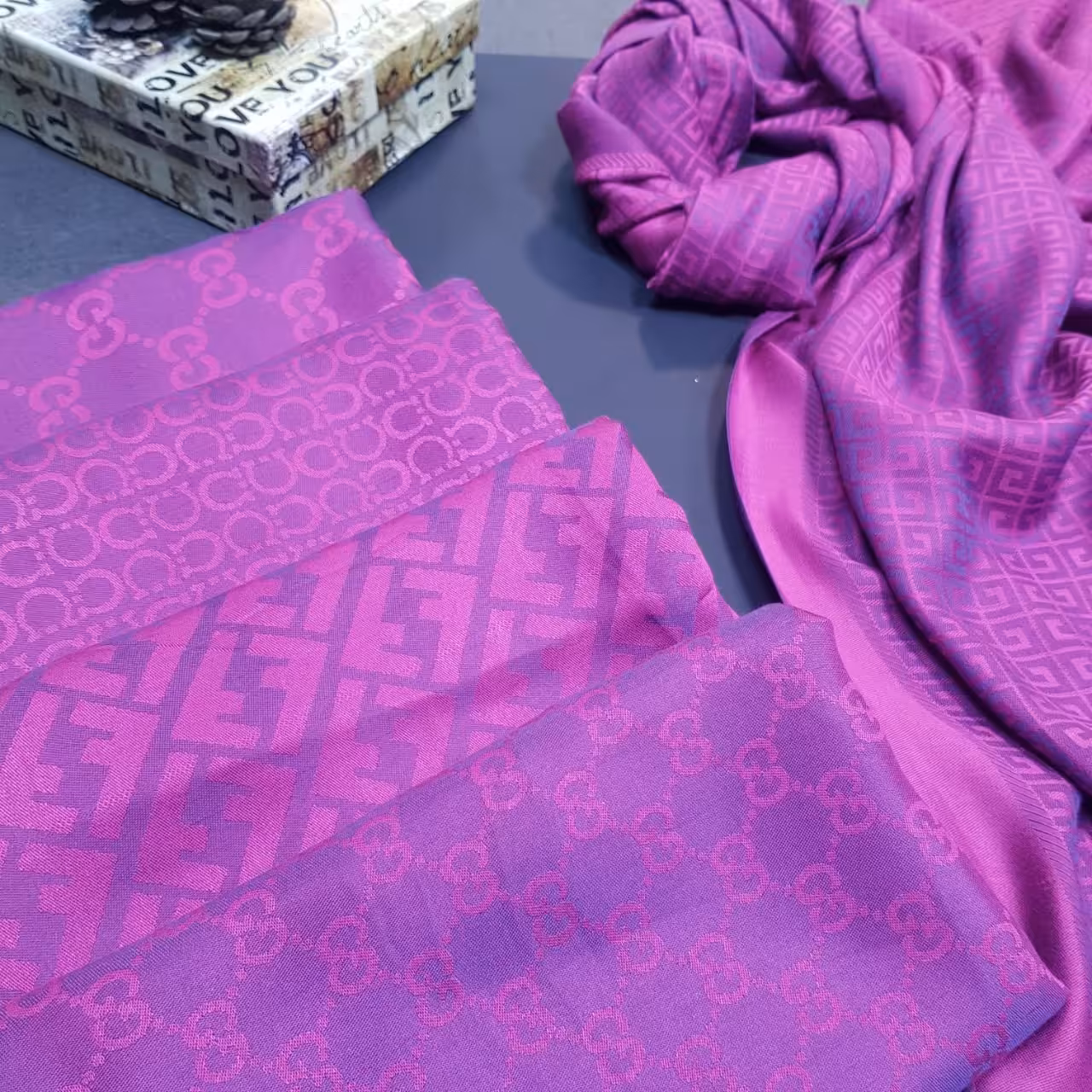 شال مجلسی نخ ساتن دورو ژاکارد براق قواره 90 در 210