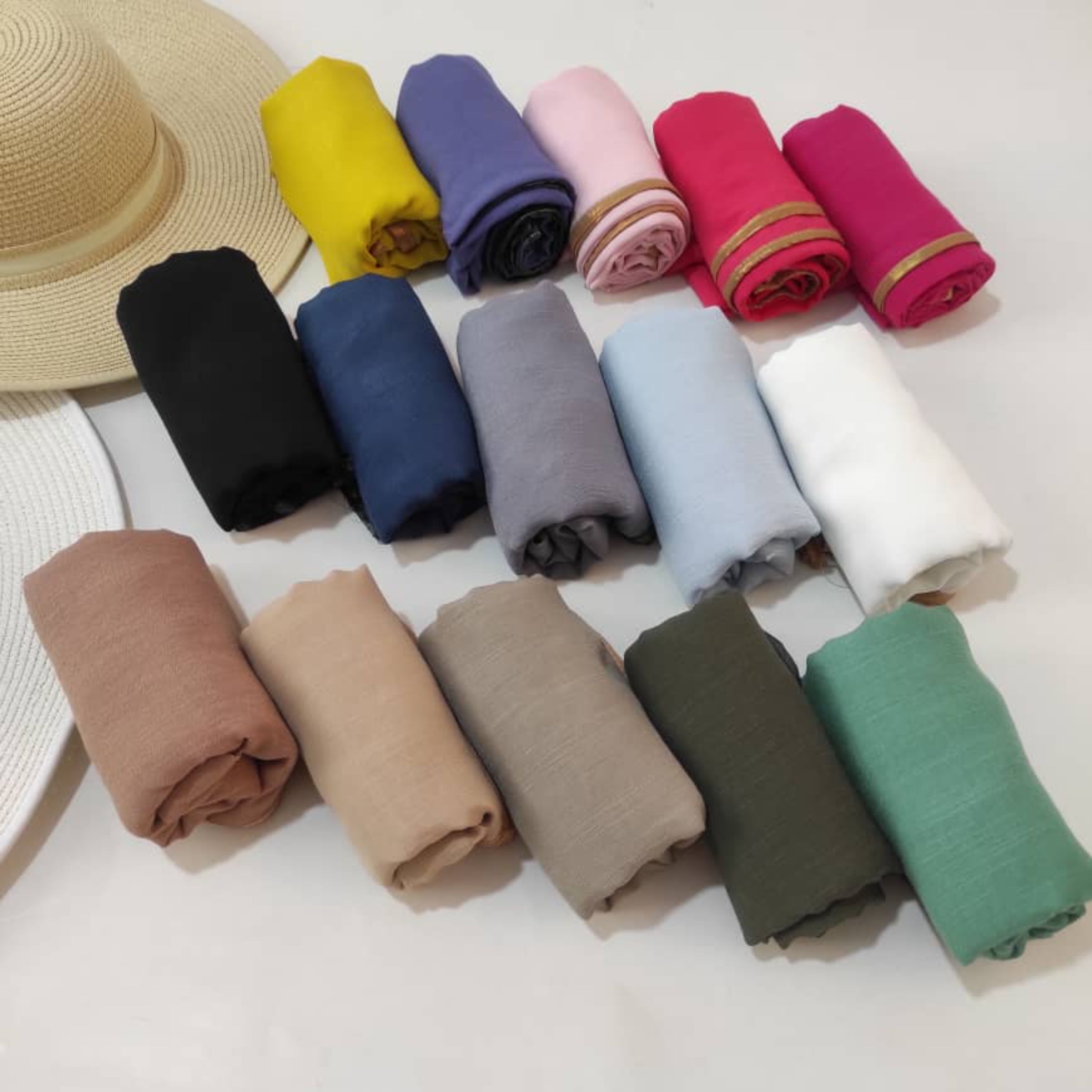 شال نخی گاندوزی با پارچه اسلپ وارداتی و دیسکو طلایی و نقره ای با 15 رنگ زیبا