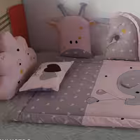 روتختی نوزادی تکه دوزی بهمراه بالشت وچهار تا کوسن فانتزی 