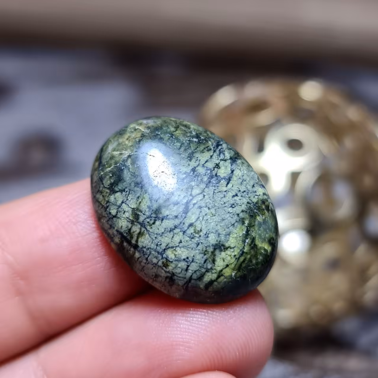 نگین فوق العاده زیبای سنگ صد درصد طبیعی سرپانتین اصل معدنی 
کد 24597
