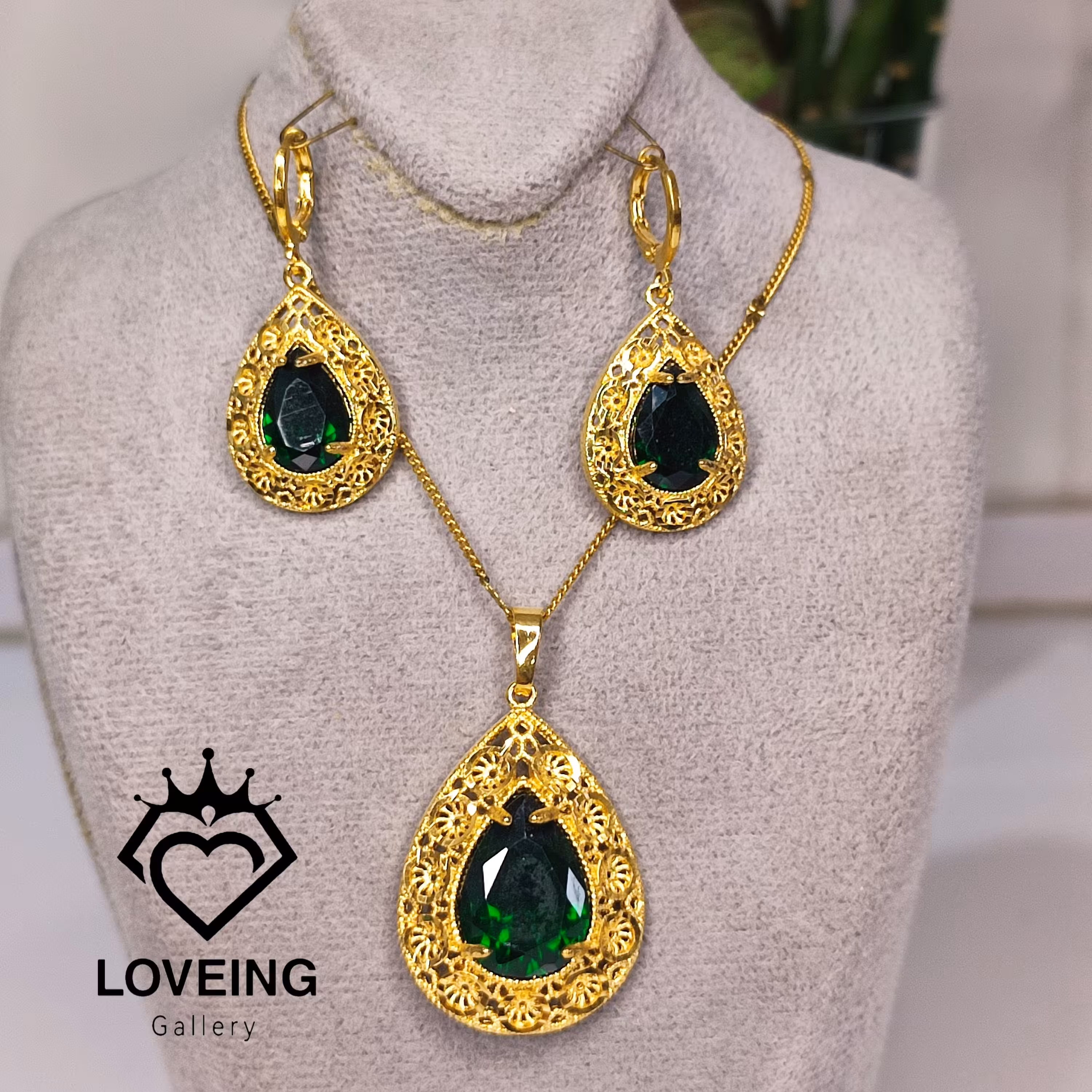 نیم ست شیک زمردی اشکی رنگ ثابت