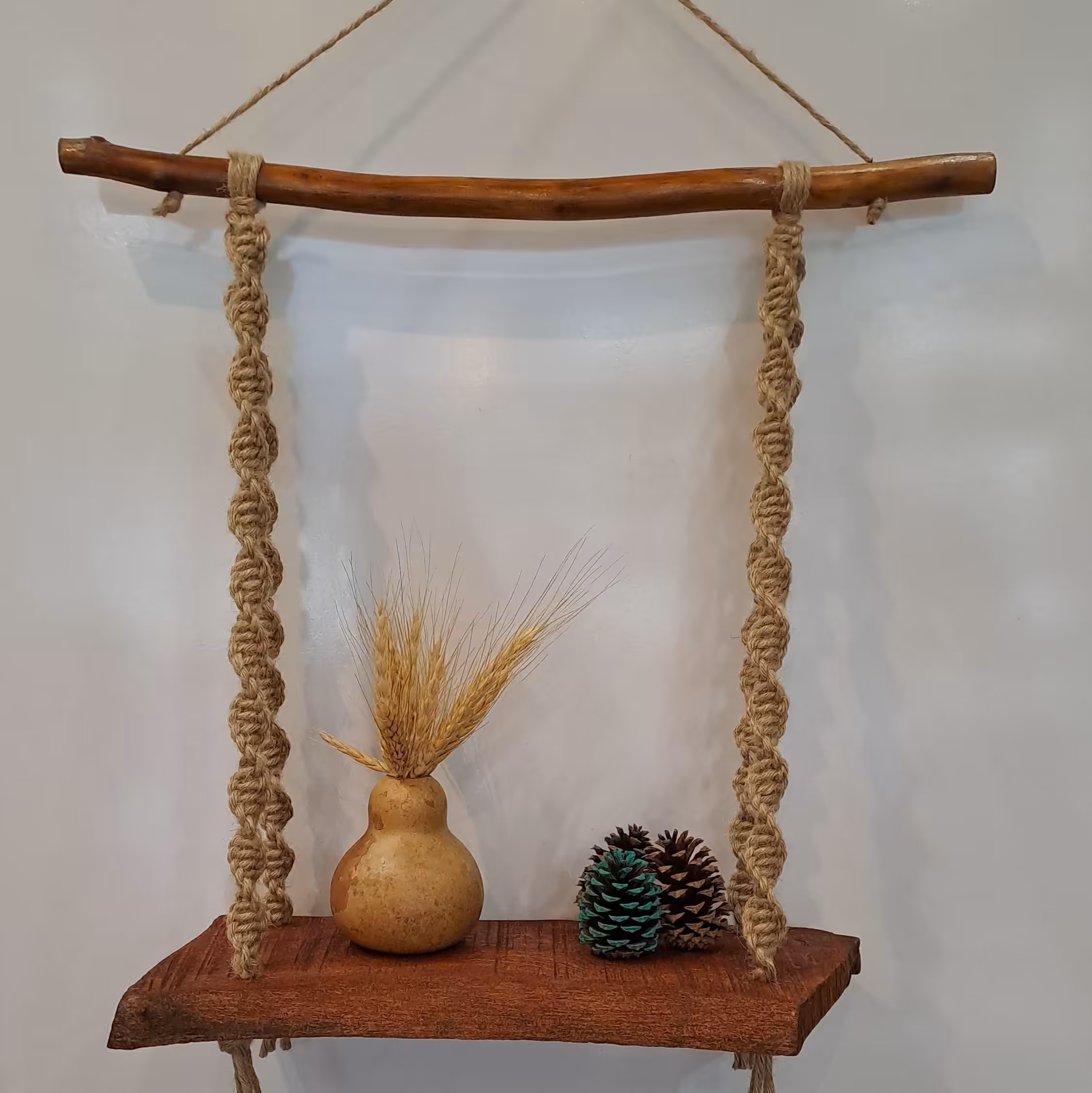 شلف دیواری چوبی به طول 50 cmعرض 20 cmو ارتفاع 45cm