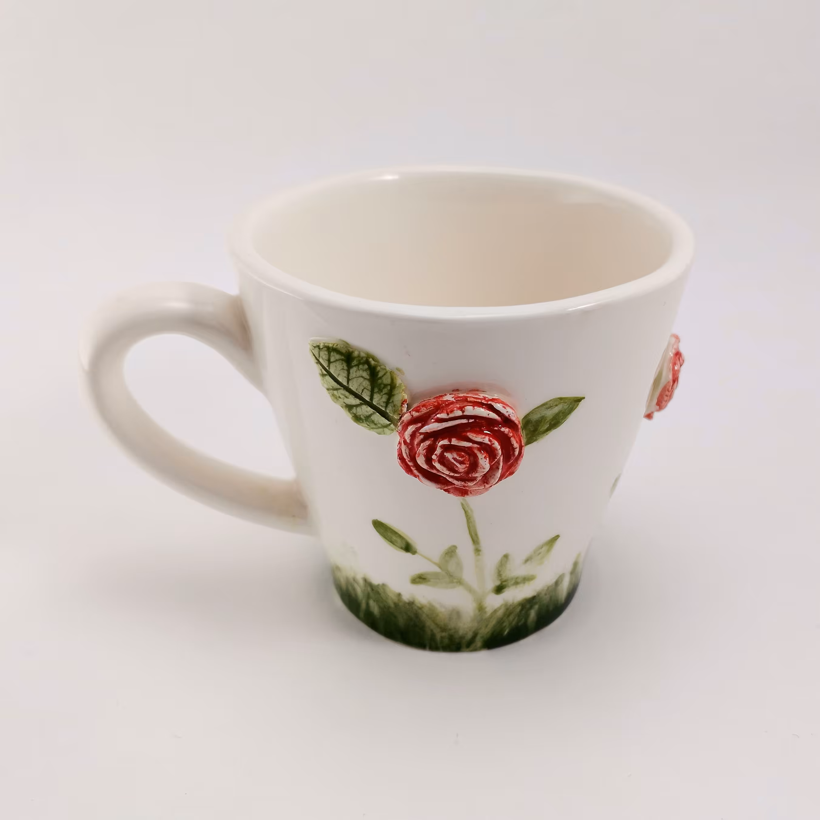 لیوان گل برجسته سرامیکی طرح رز قرمز