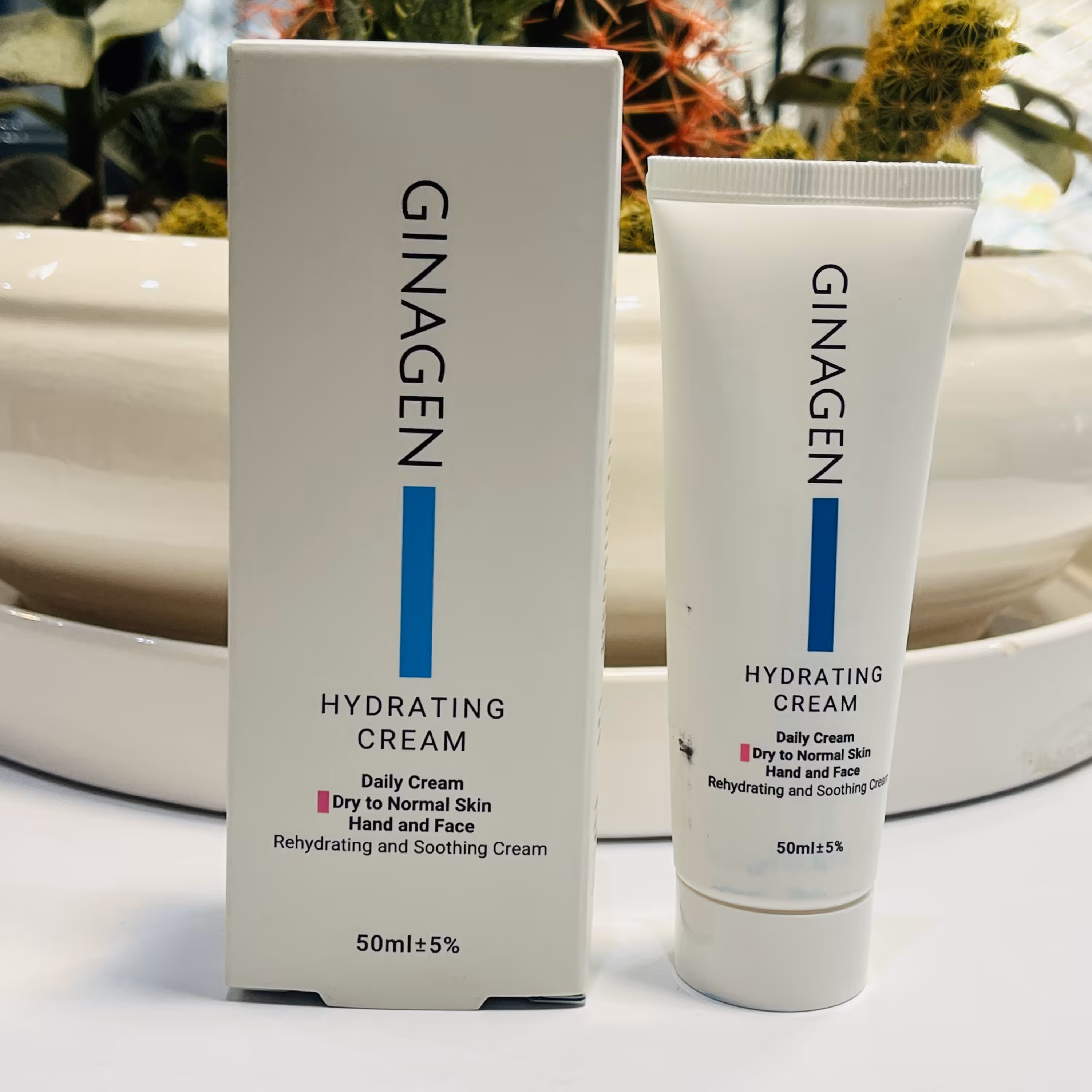 کرم آبرسان مخصوص پوست خشک و نرمال ژیناژن با حجم 50 میلی لیتر 