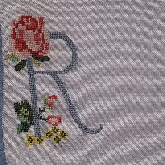 دفتر پارچه ای شماره دوزی با حروف انگلیسی اول اسم