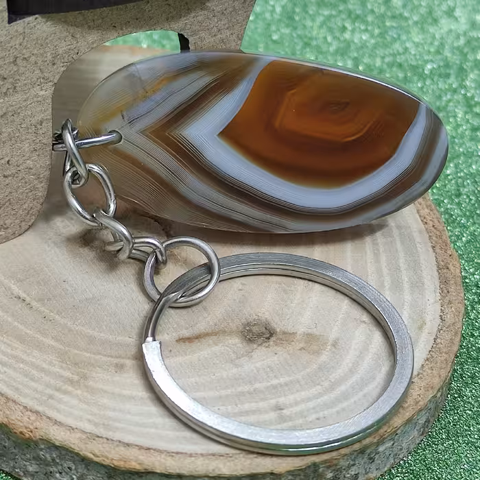 جاکلیدی زیبا با نگین عقیق عسلی سلیمانی 