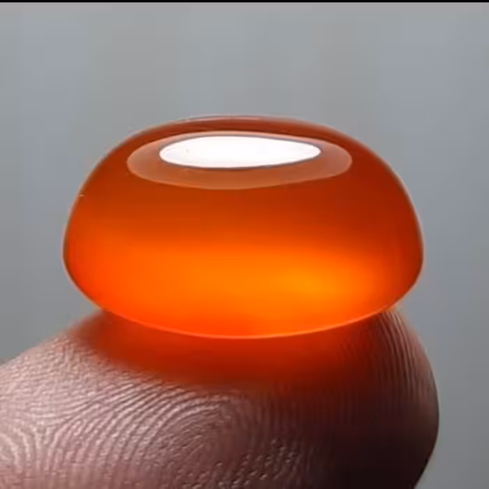 نگین عقیق پرتقالی معدنی زیبا و آبدار