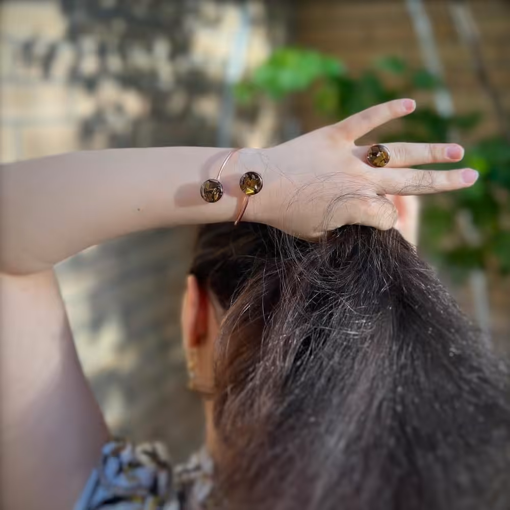 دستبند و انگشتر مسی همراه با هنر رزین