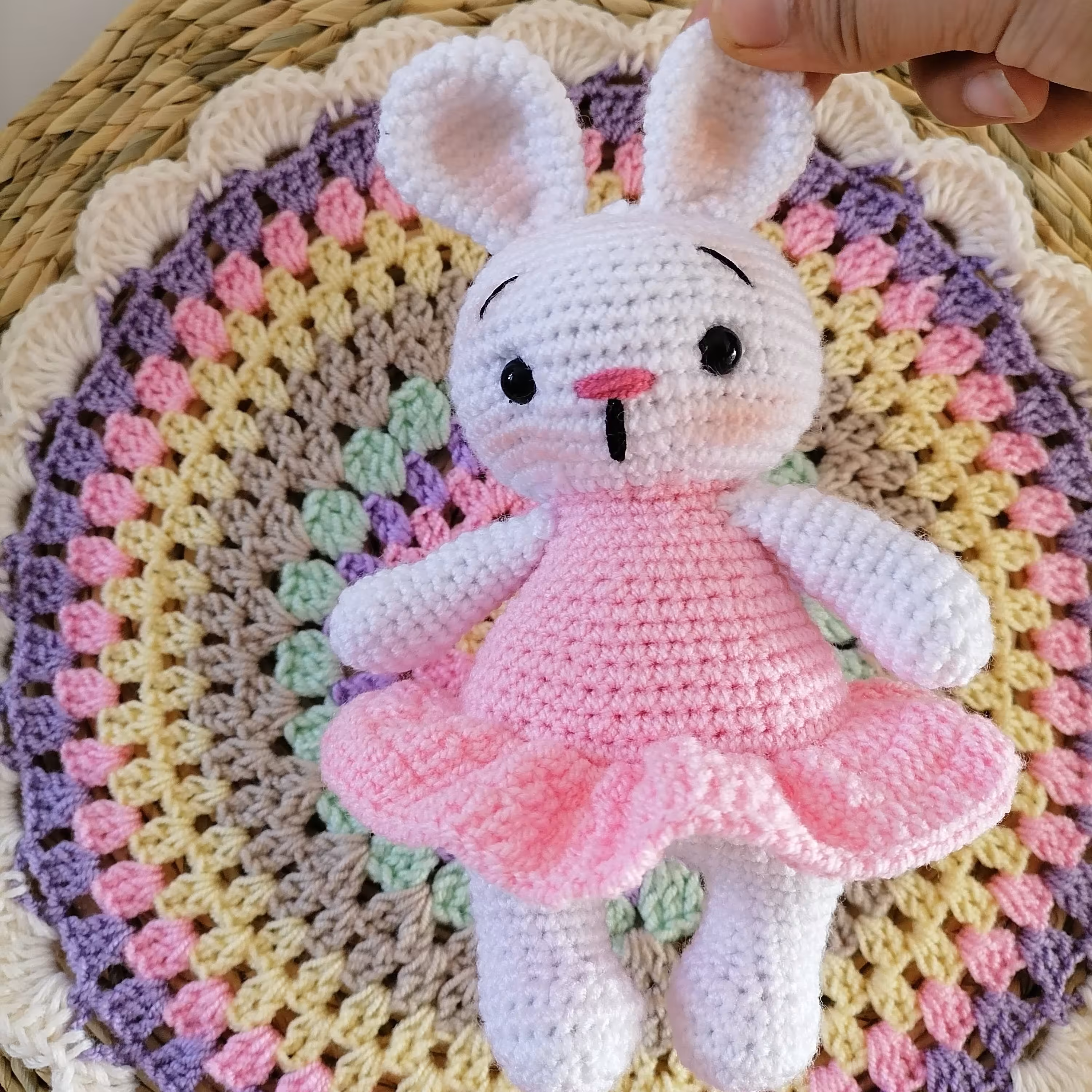 عروسک دستبافت طرح خرگوش کوچولو