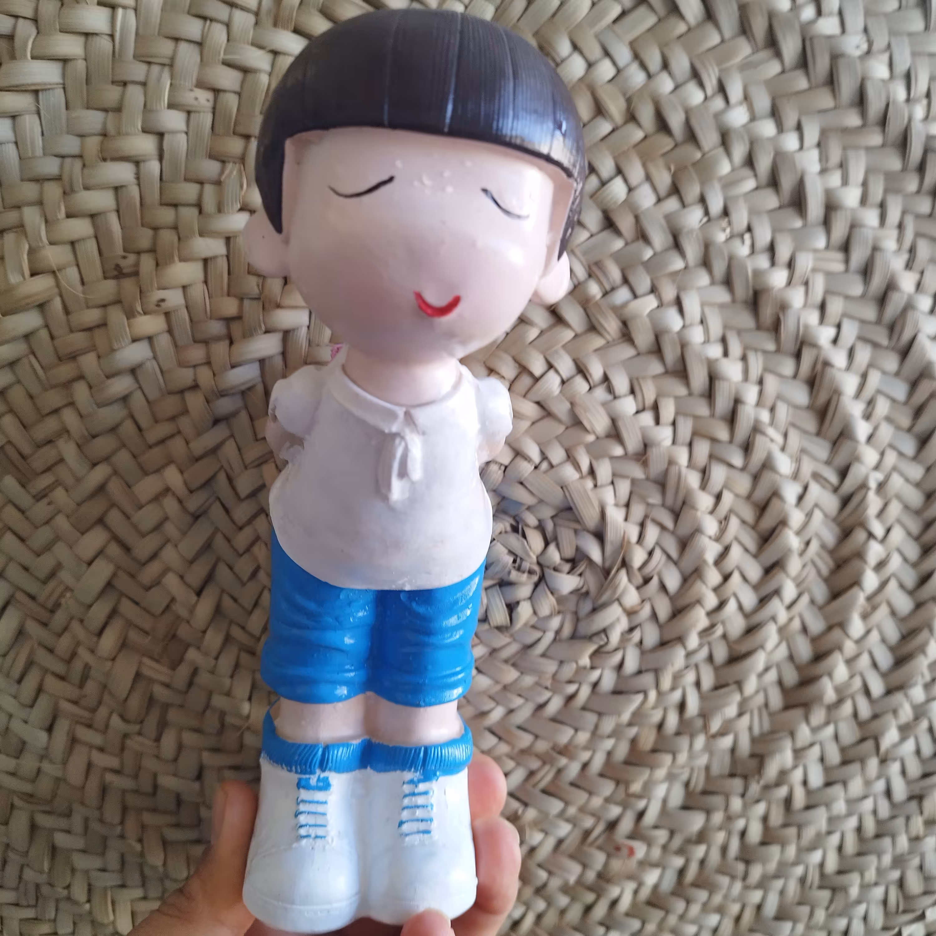 مجسمه پسرک اسپورت پلی استر قابل شستشو زیبا و جذاب 