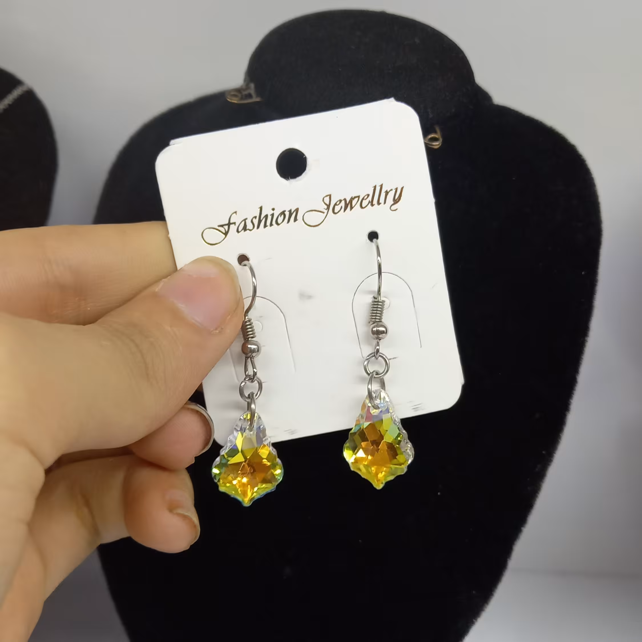 گوشواره سواروسکی (بهمراه باکس شیک) 