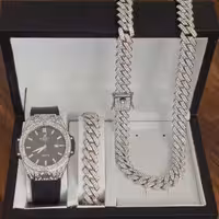 ساعت هابلوت دور نگین همراه ست کارتیر فول نگین ( هدیه کامل)