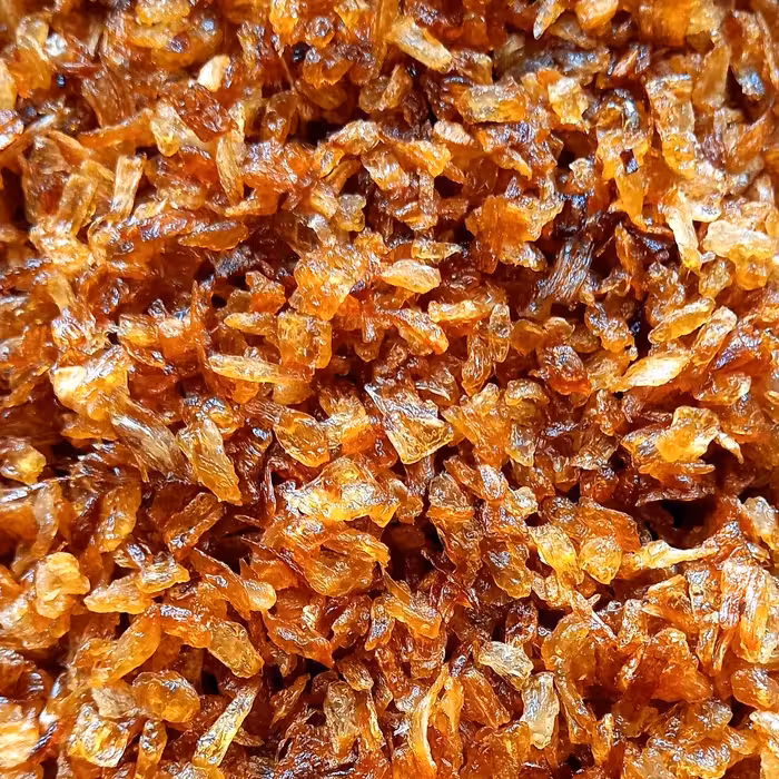 پیازداغ نگینی خرد شده با دست و سرخ شده با روغن درجه یک 