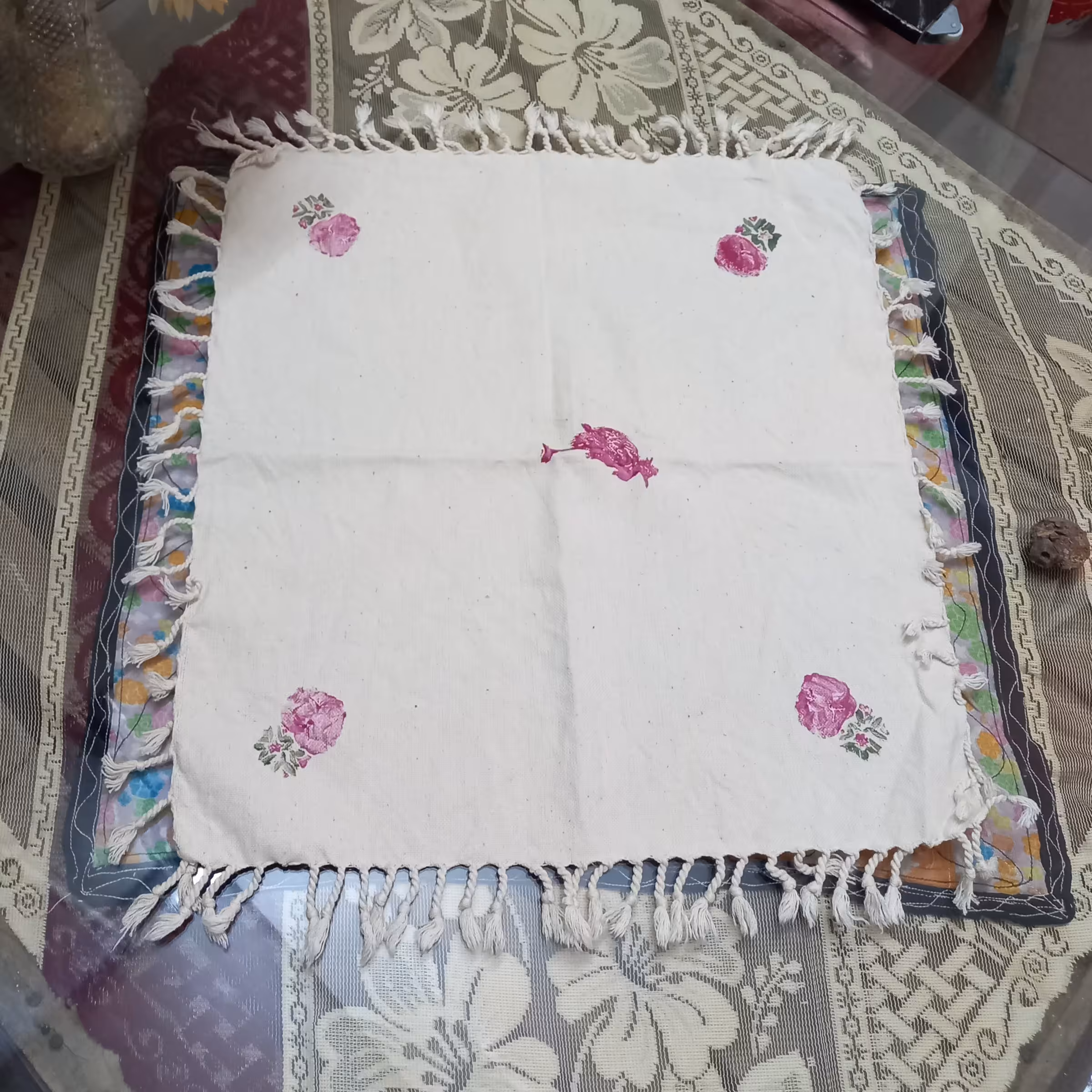 رومیزی گل نسترن