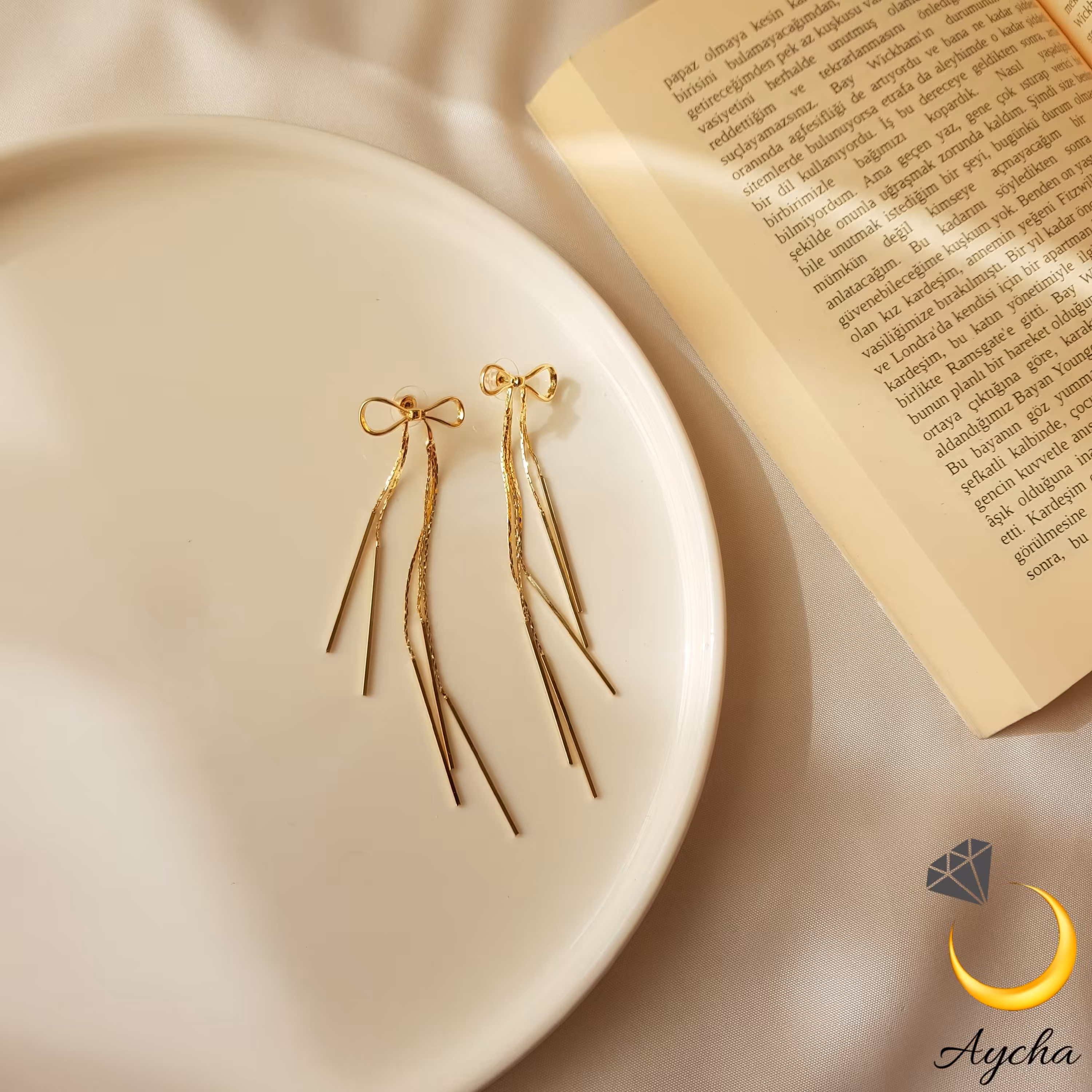 گوشواره آویزی پاپیون رنگ ثابت